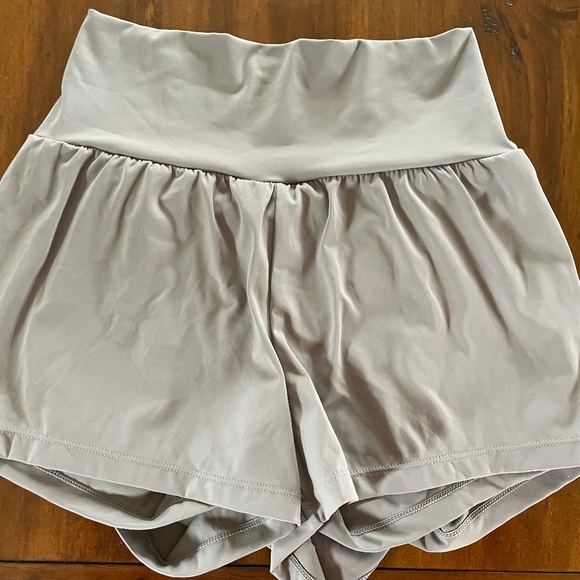 NWT HALARA SoftlyZero™ Airy Super High Waisted Cool Touch Shorts w/ Pockets - Picture 5 of 10